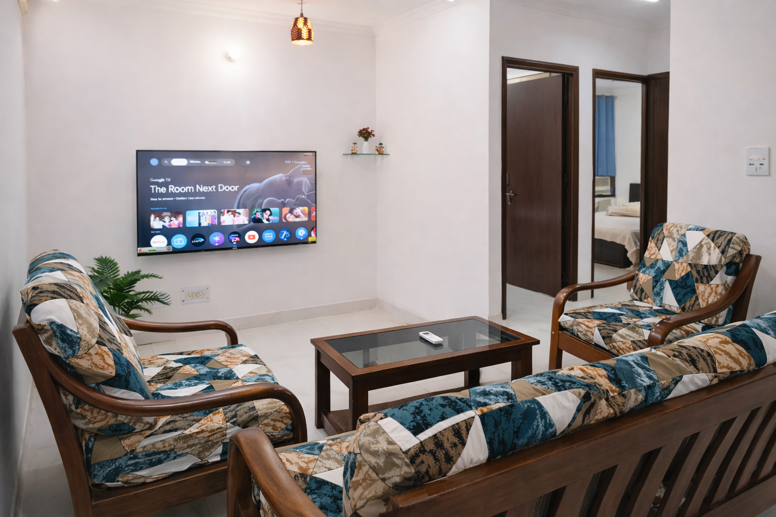 clean homestay room in Dwarka New Delhi